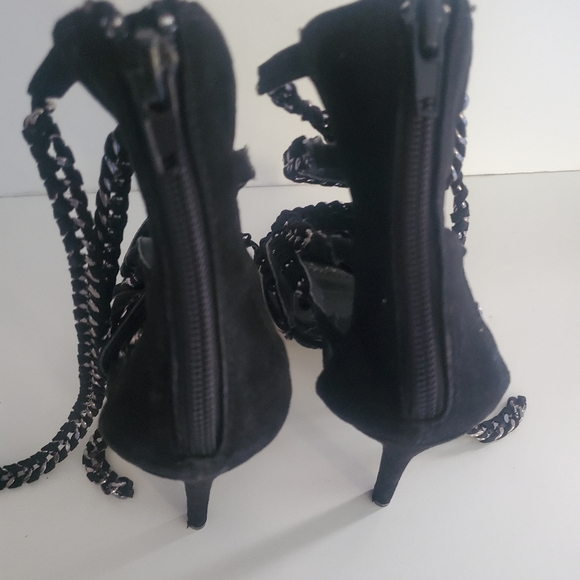 SHOES - Picture 5 of 11